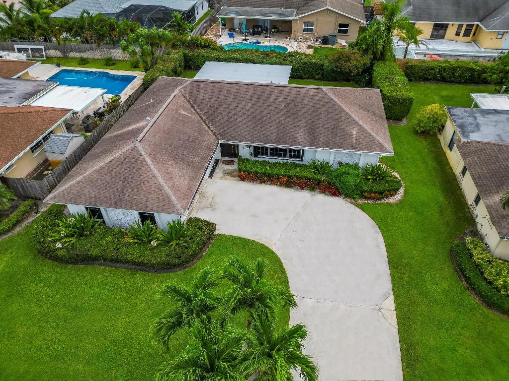 11942 Hemlock Street