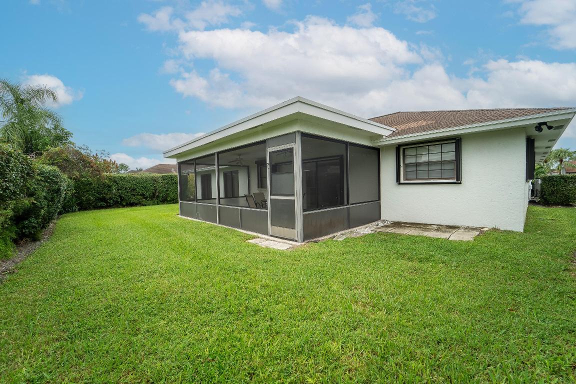 11942 Hemlock Street