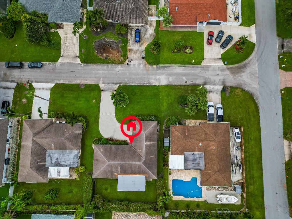 11942 Hemlock Street