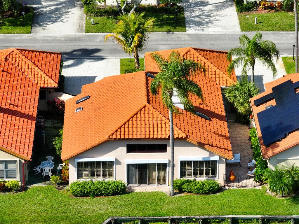 2789 SW Mariposa Circle