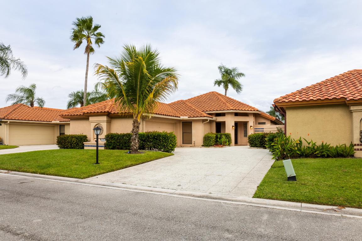 2789 SW Mariposa Circle