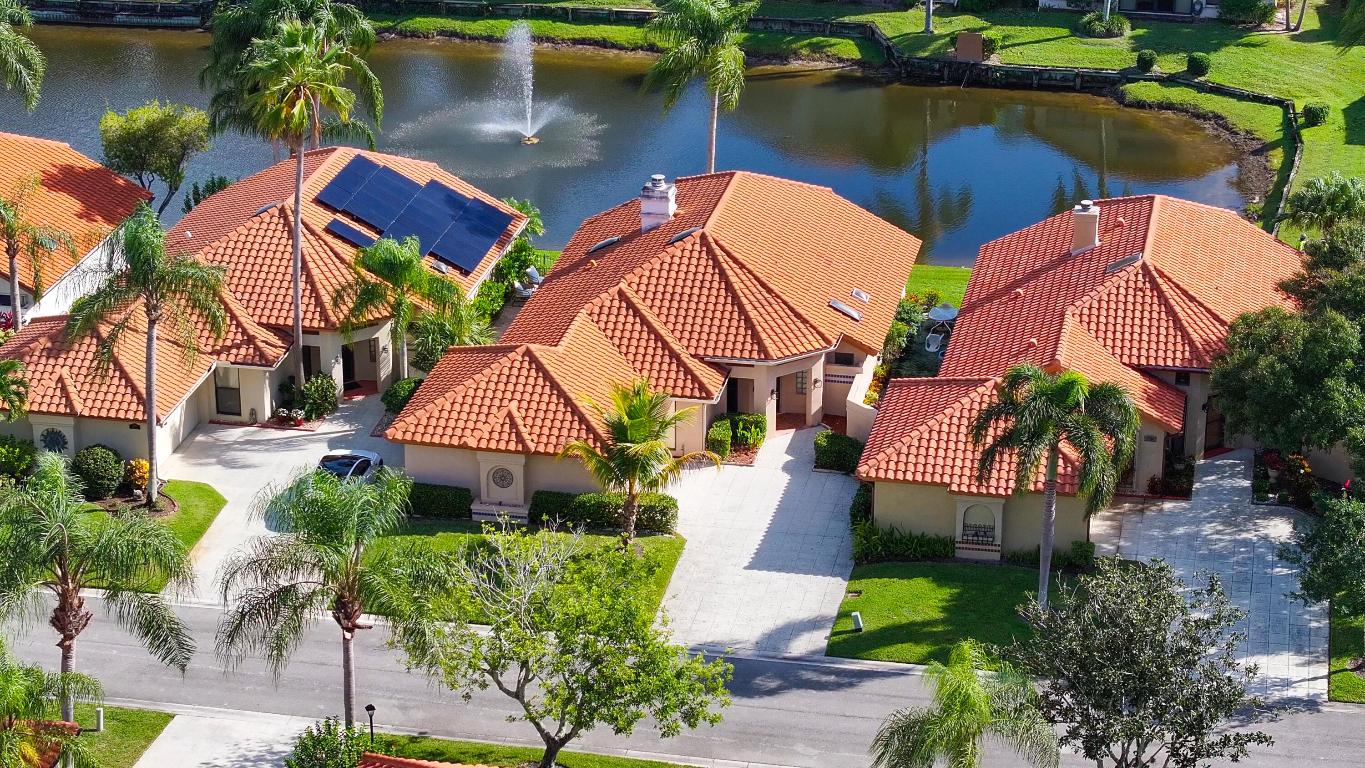 2789 SW Mariposa Circle