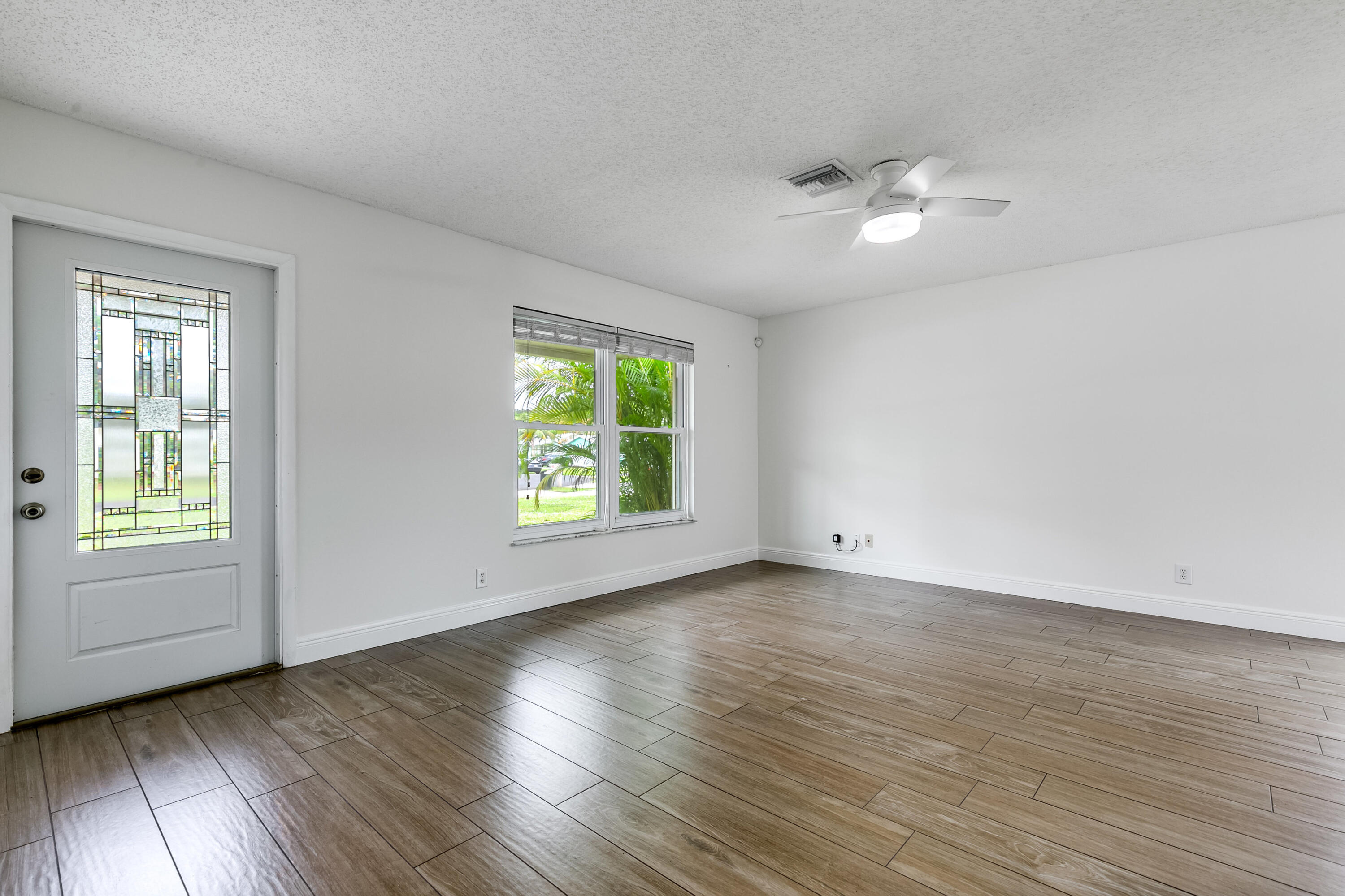 8901 SE Sandcastle Circle