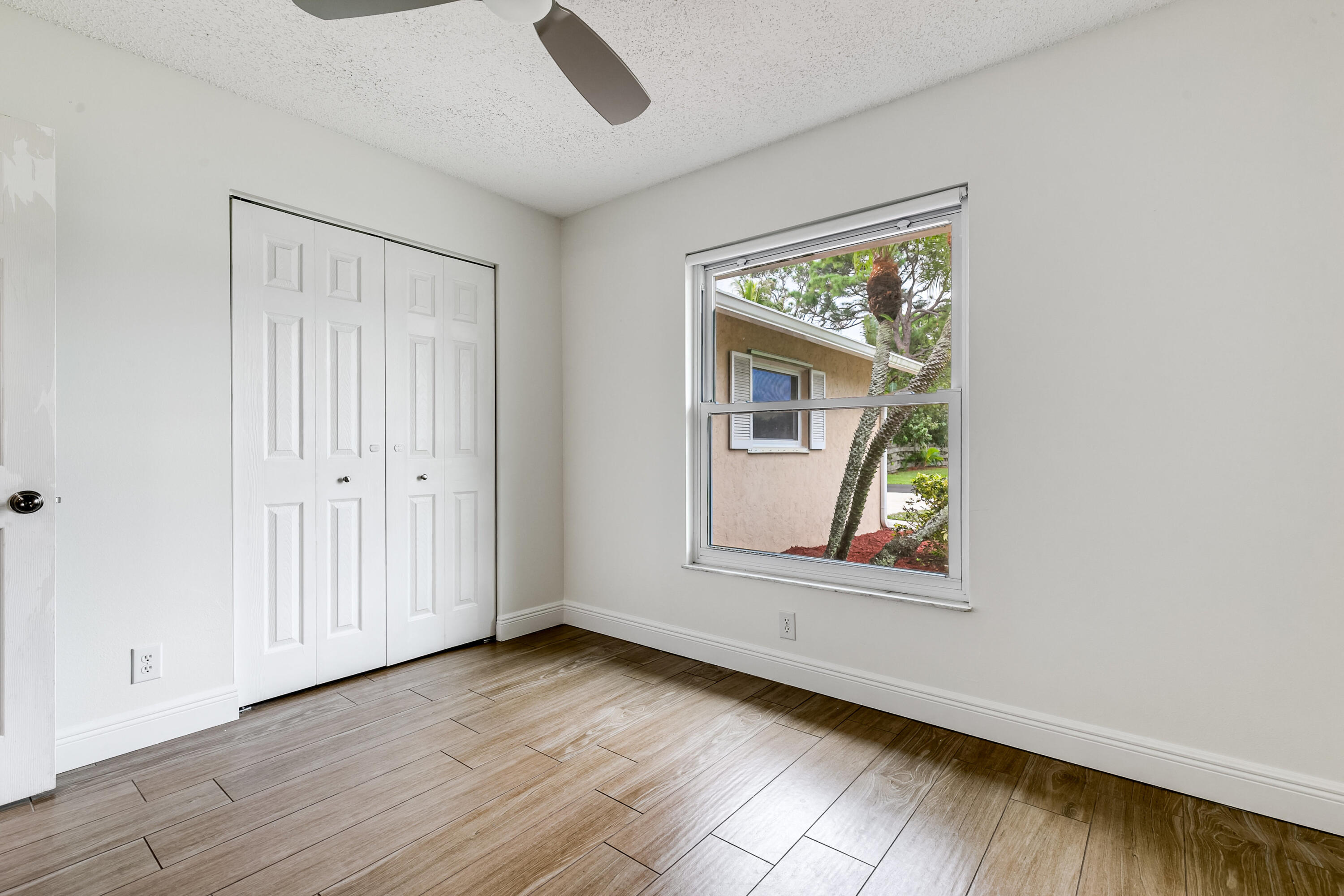 8901 SE Sandcastle Circle