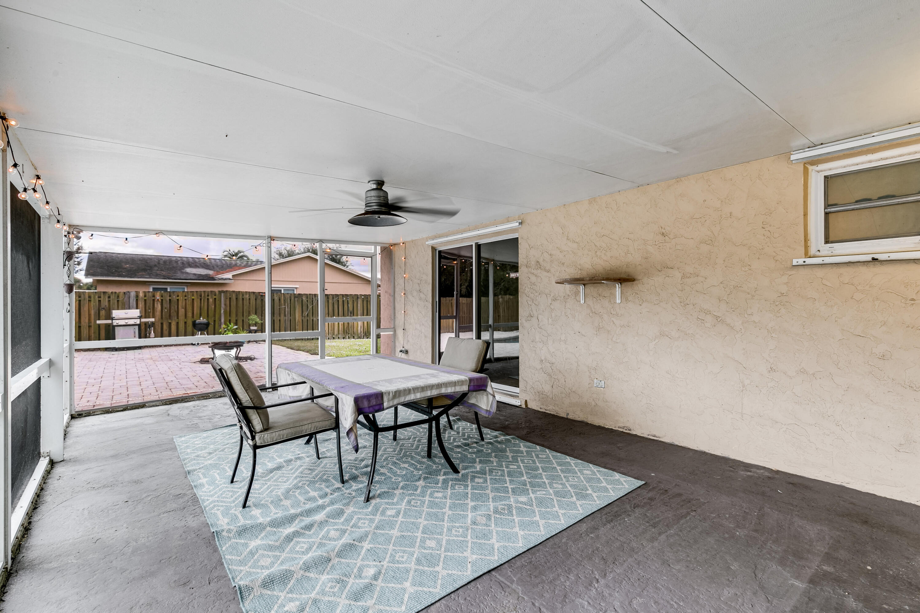 8901 SE Sandcastle Circle