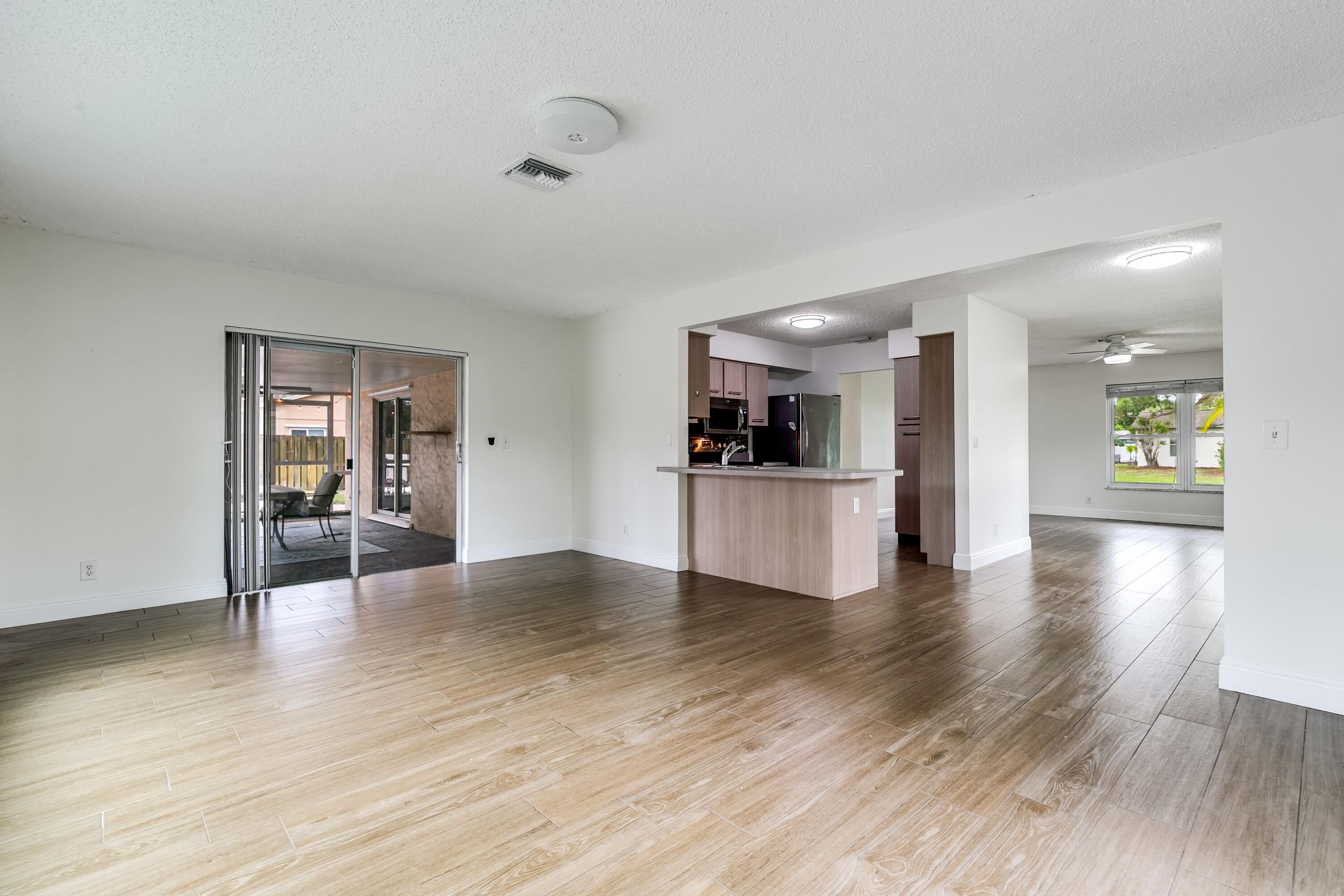 8901 SE Sandcastle Circle