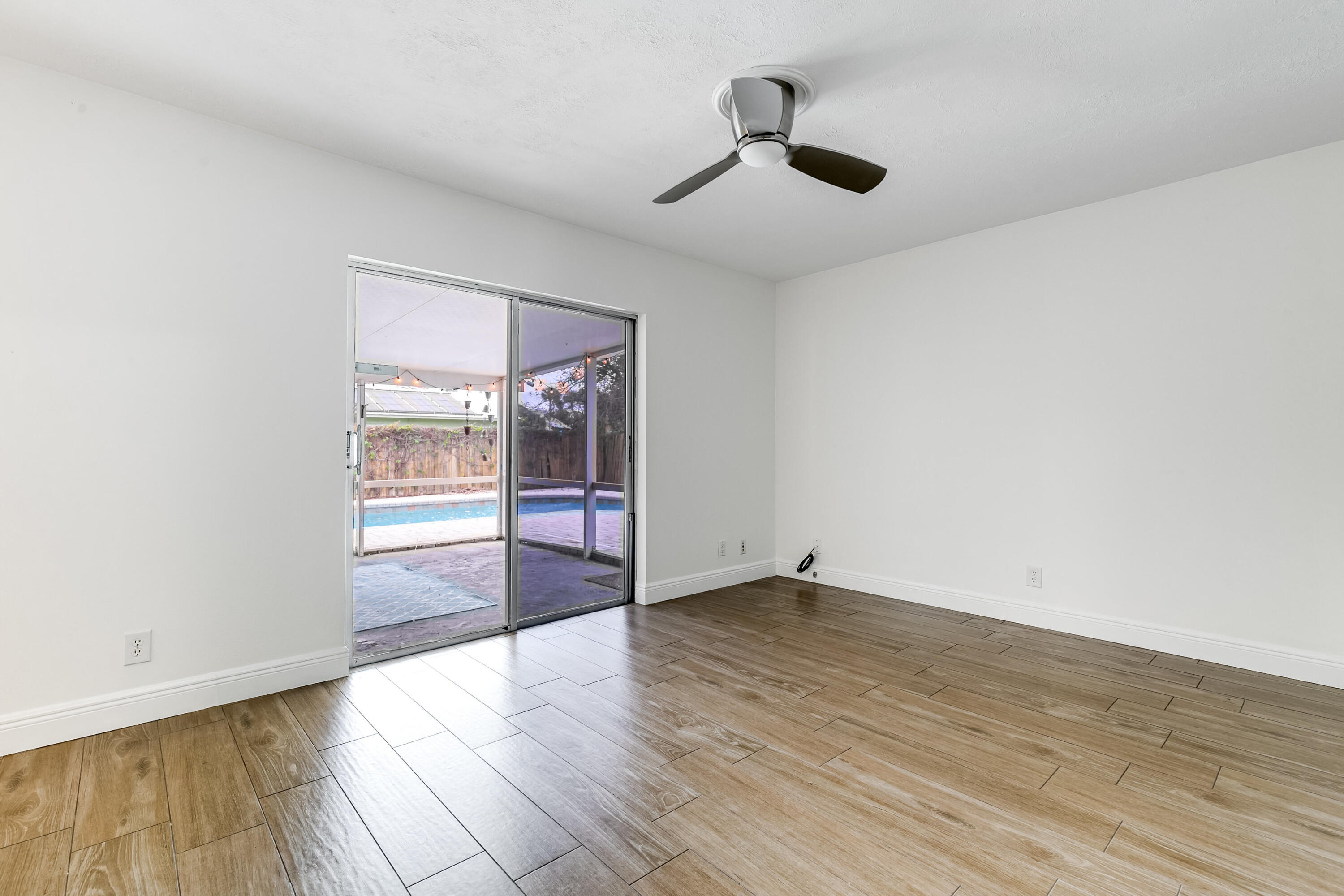 8901 SE Sandcastle Circle