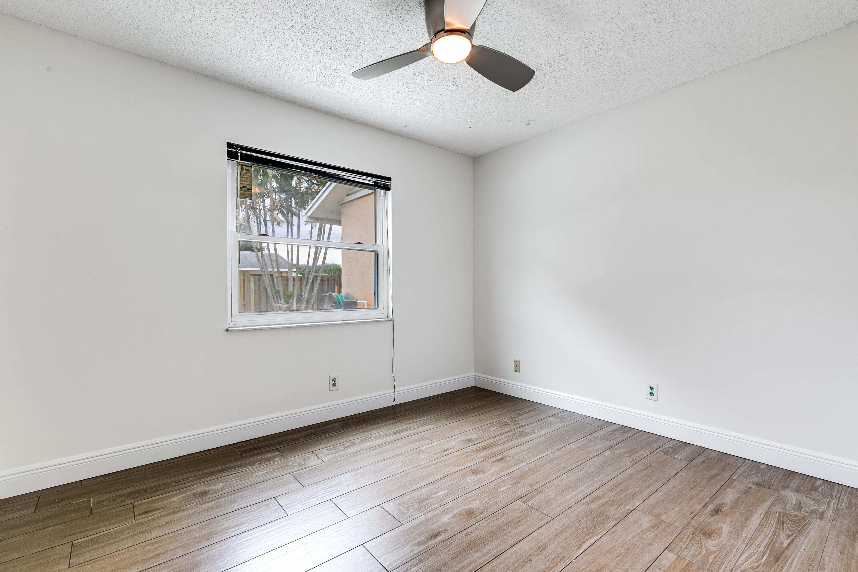 8901 SE Sandcastle Circle