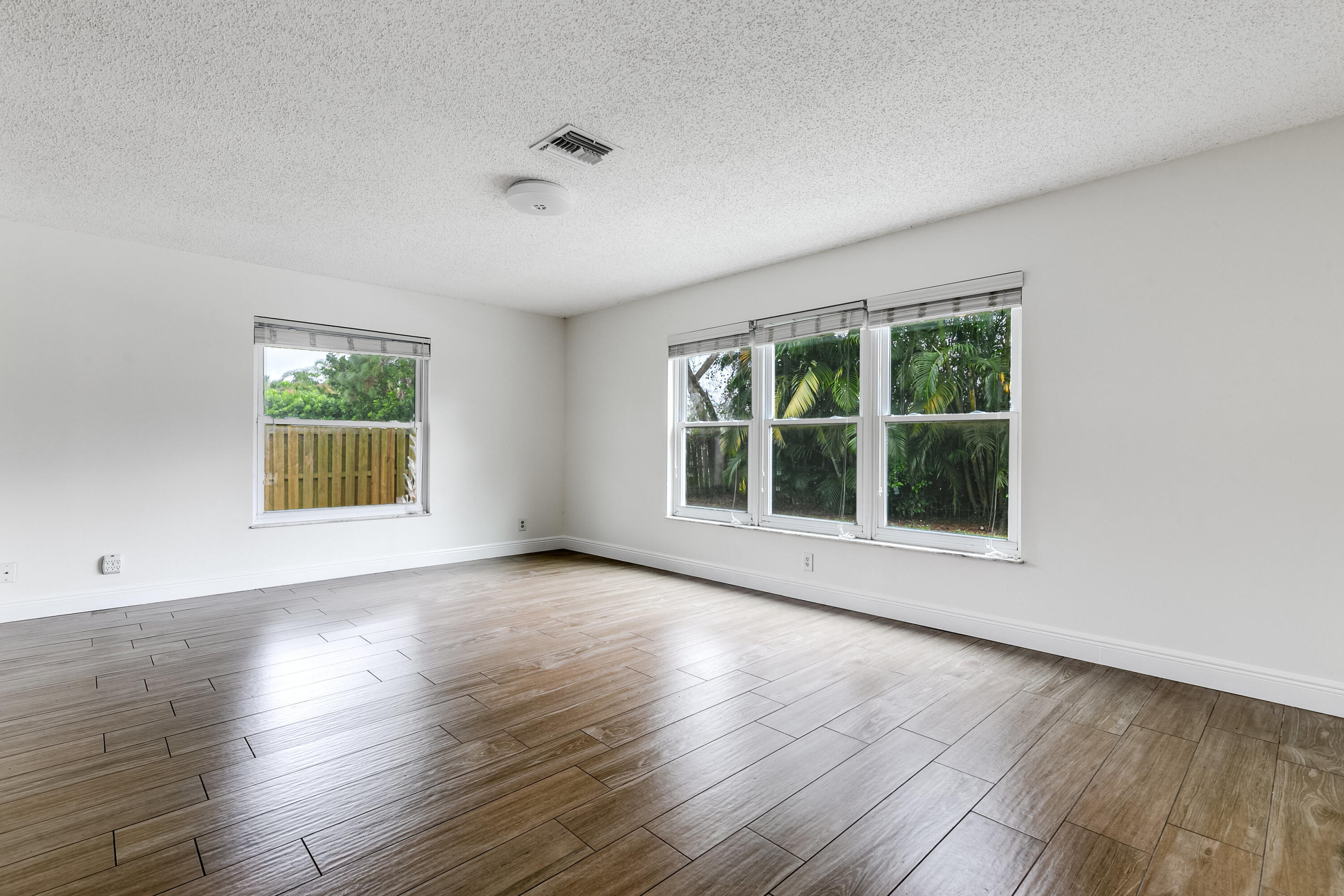 8901 SE Sandcastle Circle