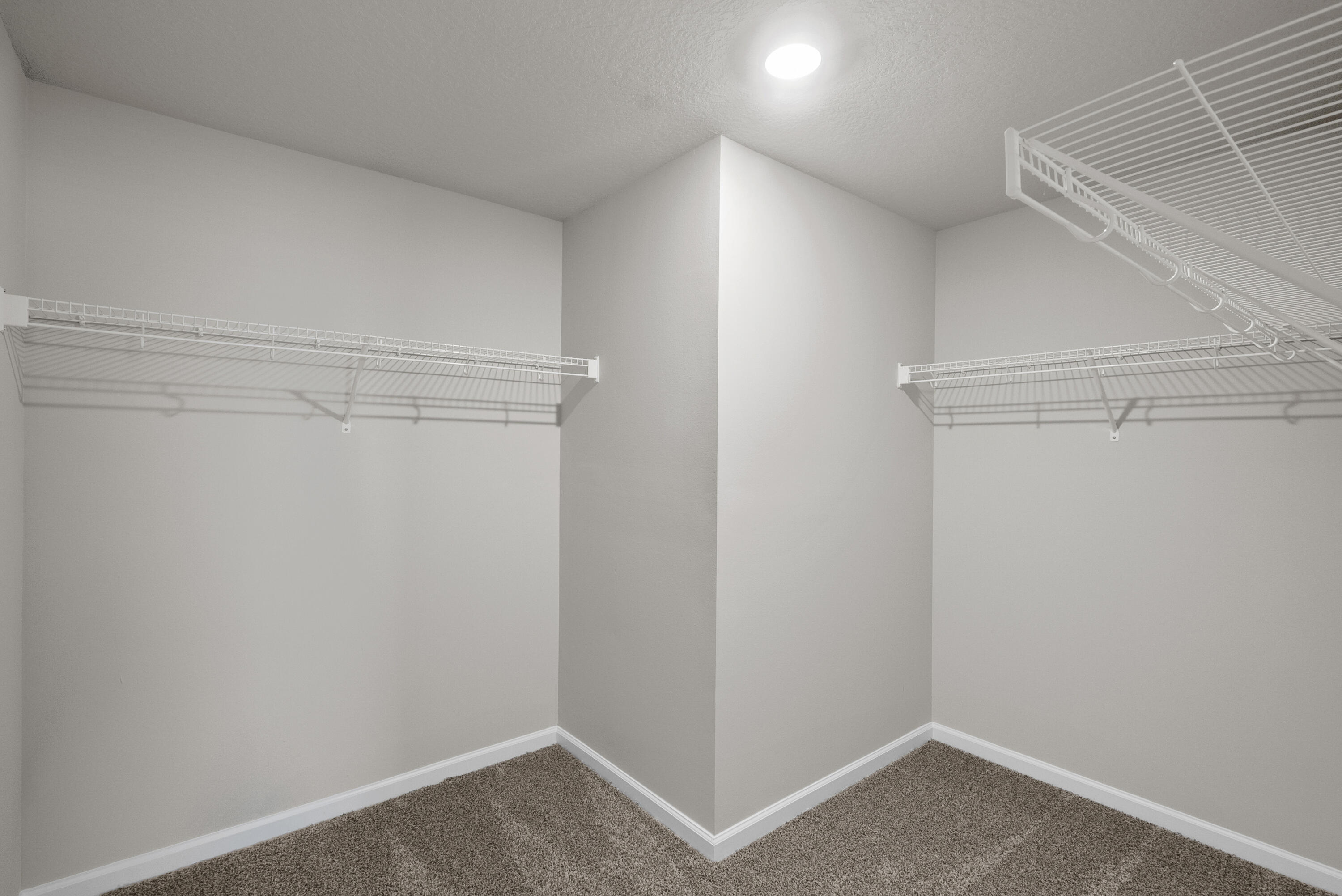 5622 SE Edgewater Circle