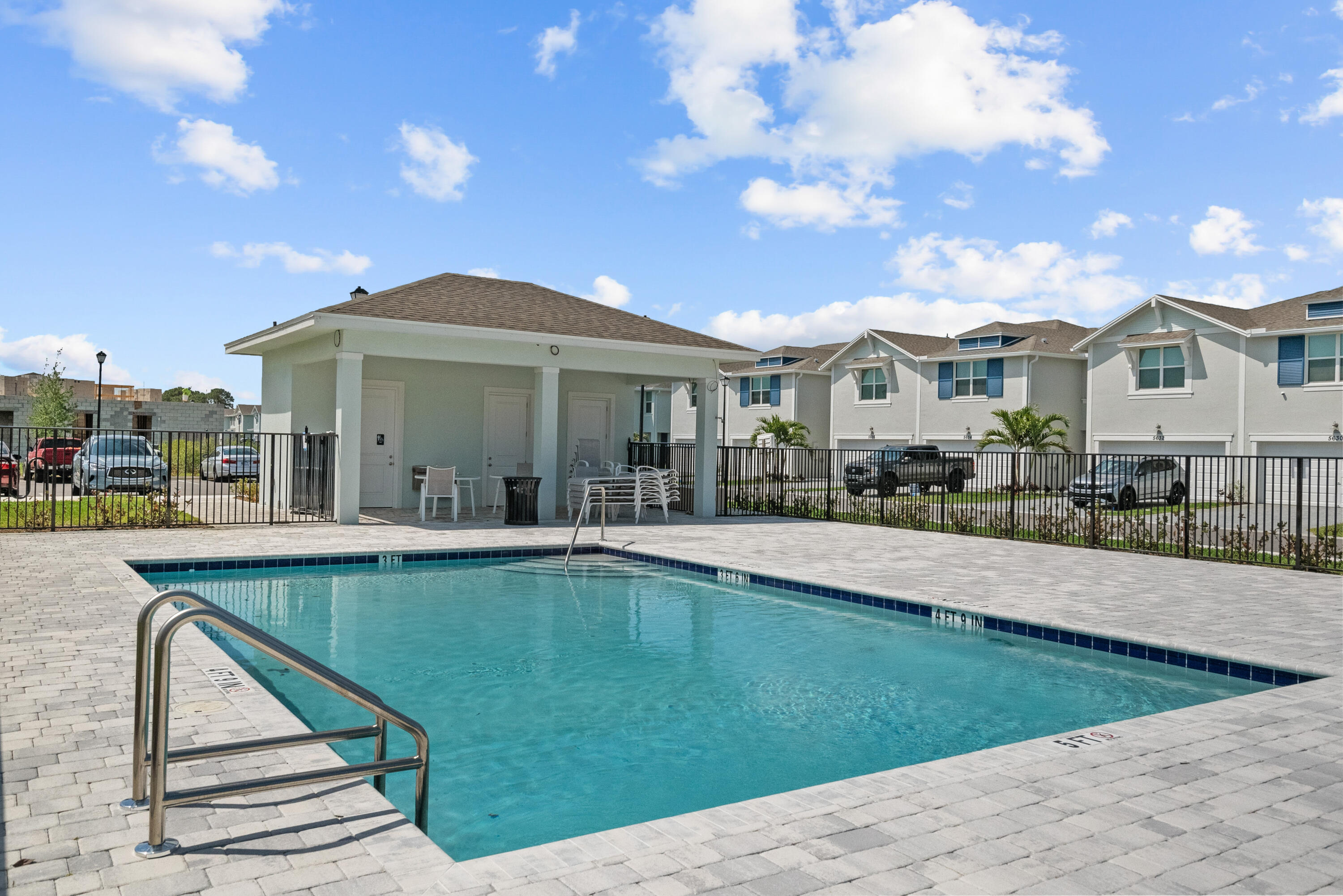 5622 SE Edgewater Circle