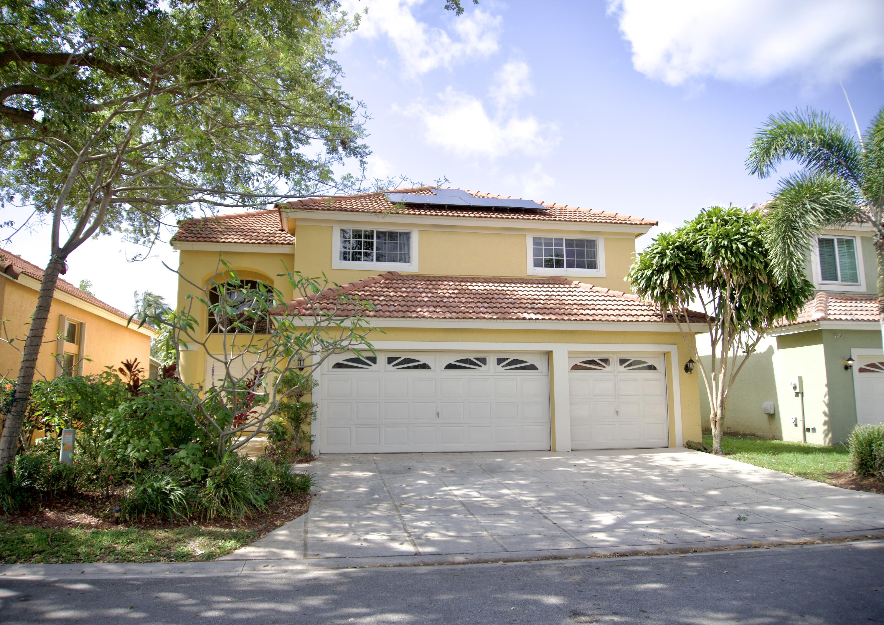 1043 Aspri Way