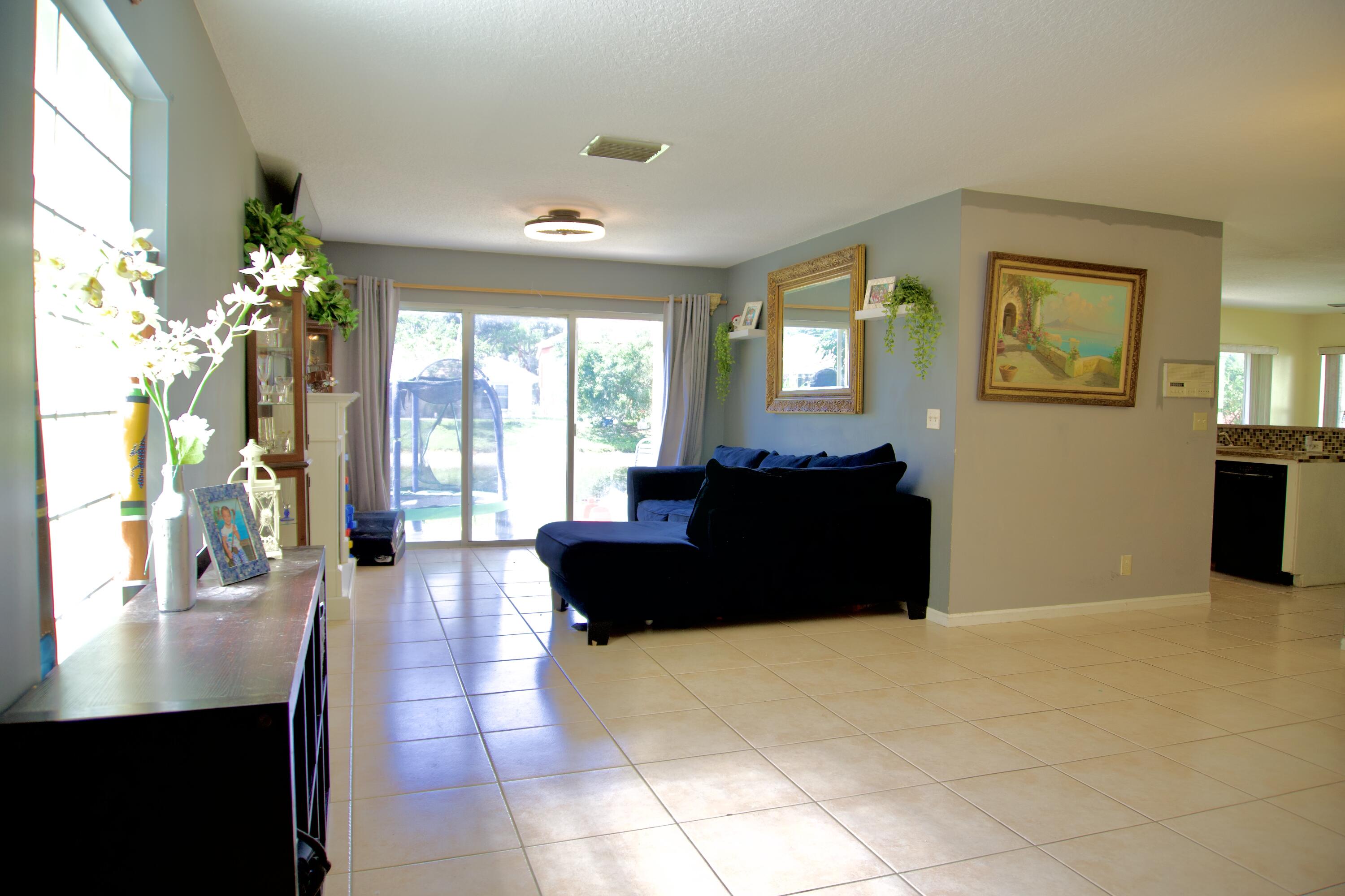 1043 Aspri Way