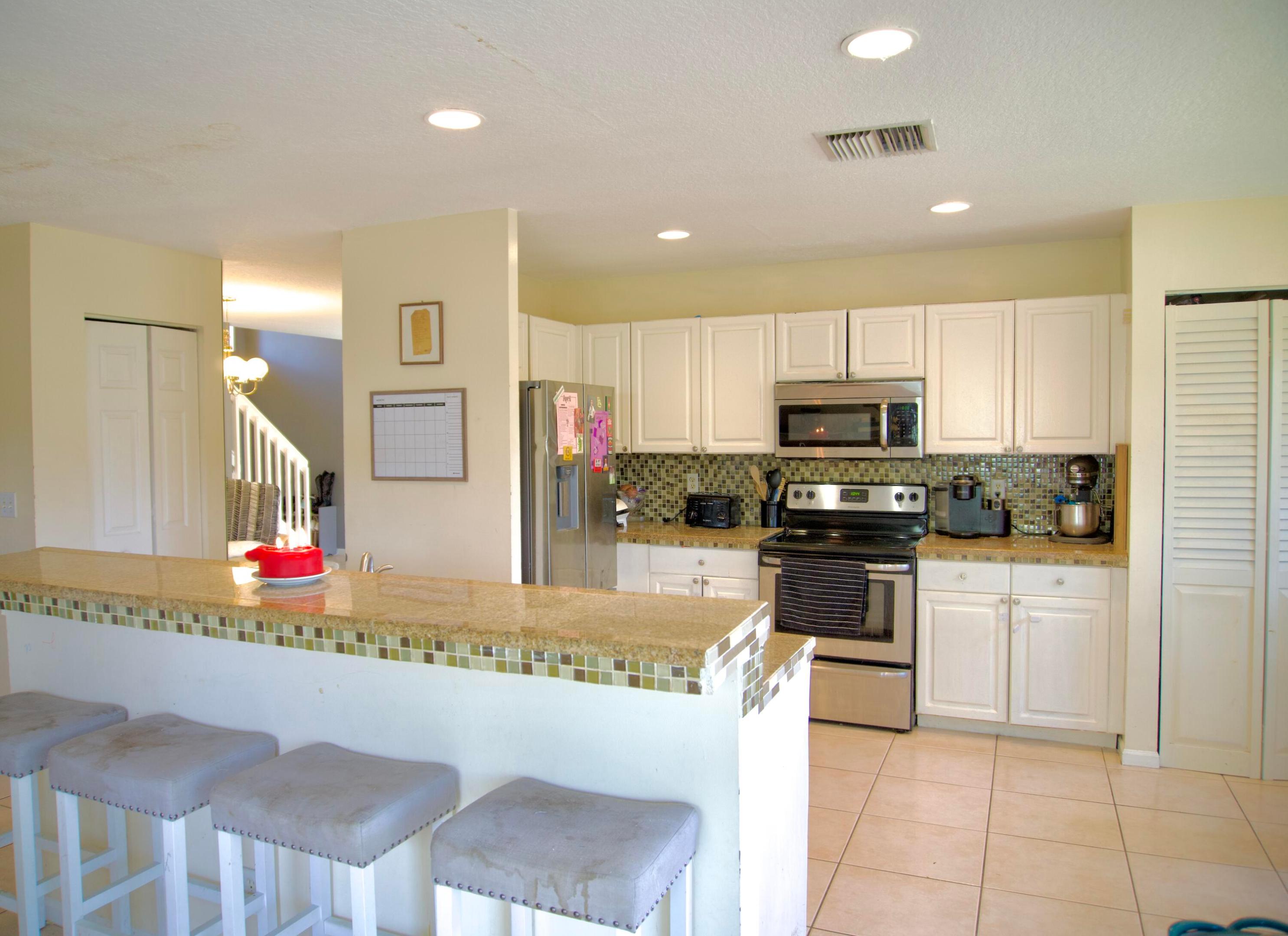 1043 Aspri Way