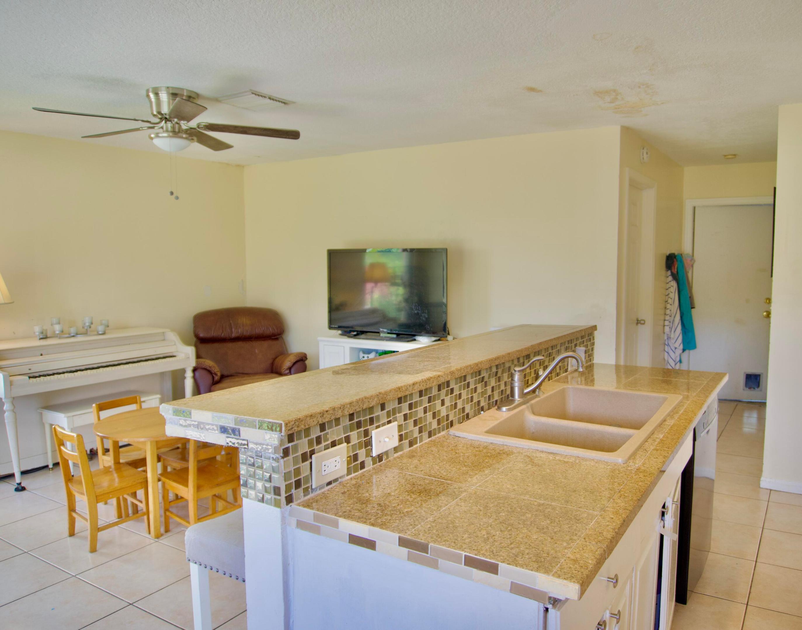1043 Aspri Way