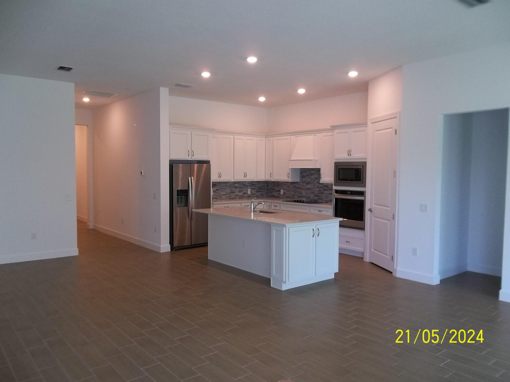 9884 SW Meridian Way