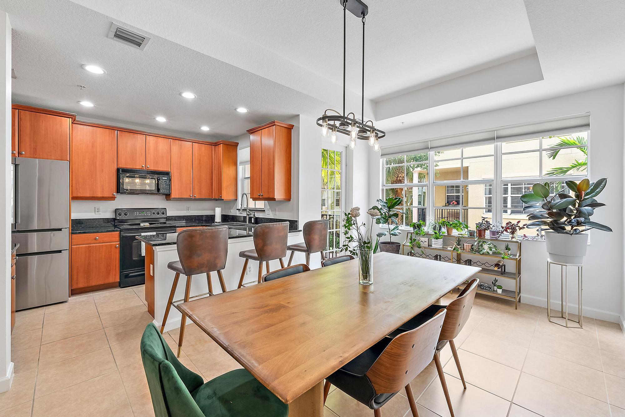 2663 Ravella Lane
