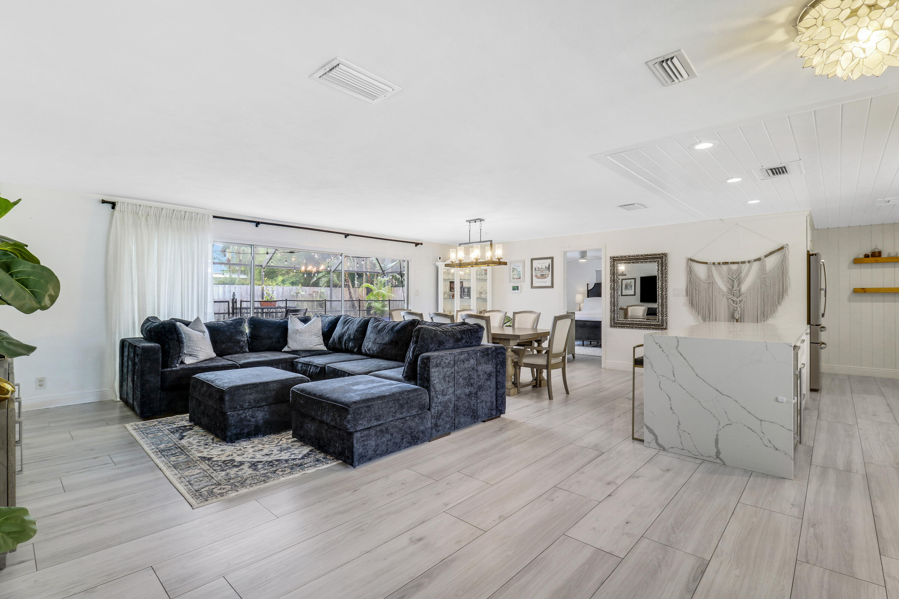 3841 Buttercup Circle S