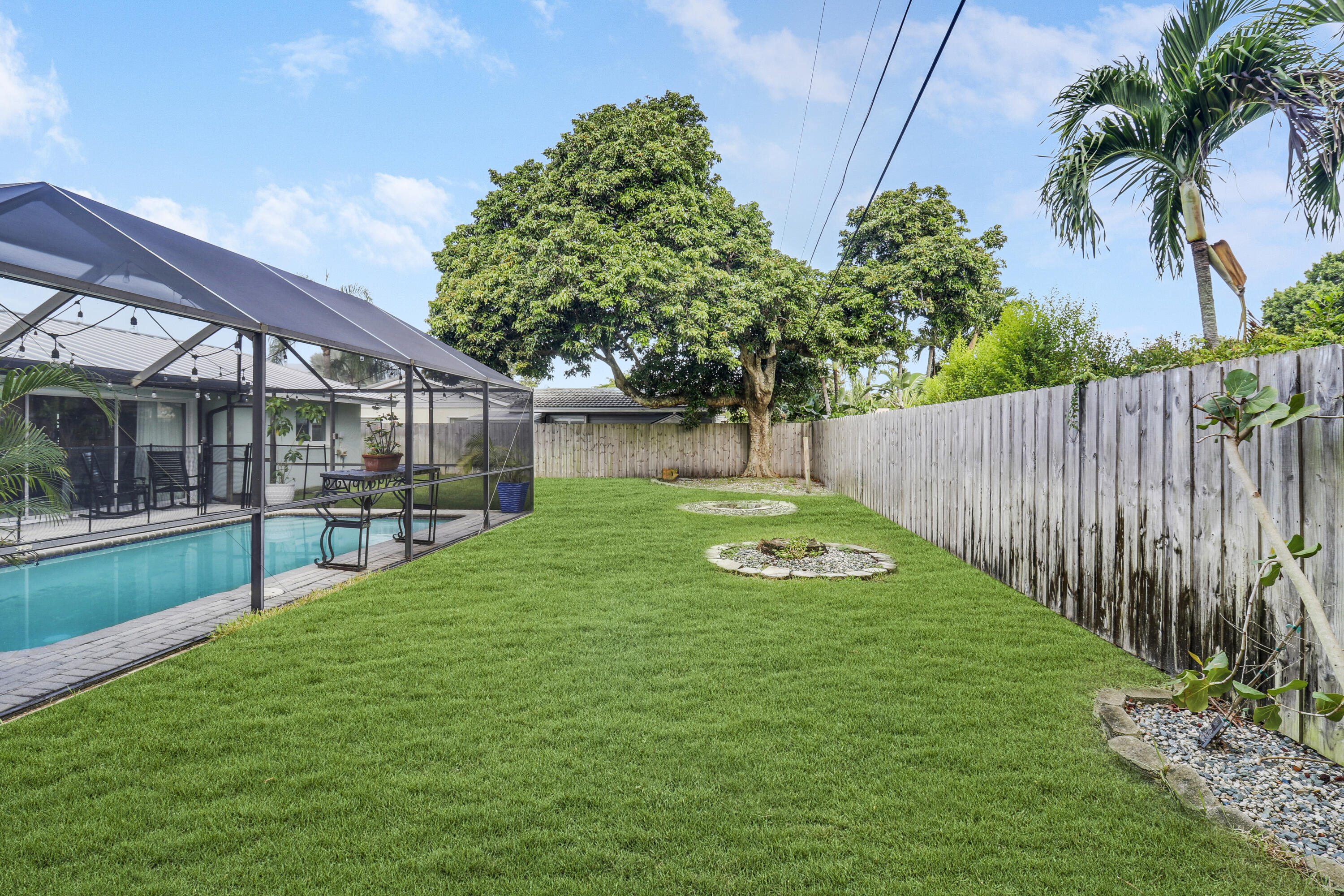 3841 Buttercup Circle S