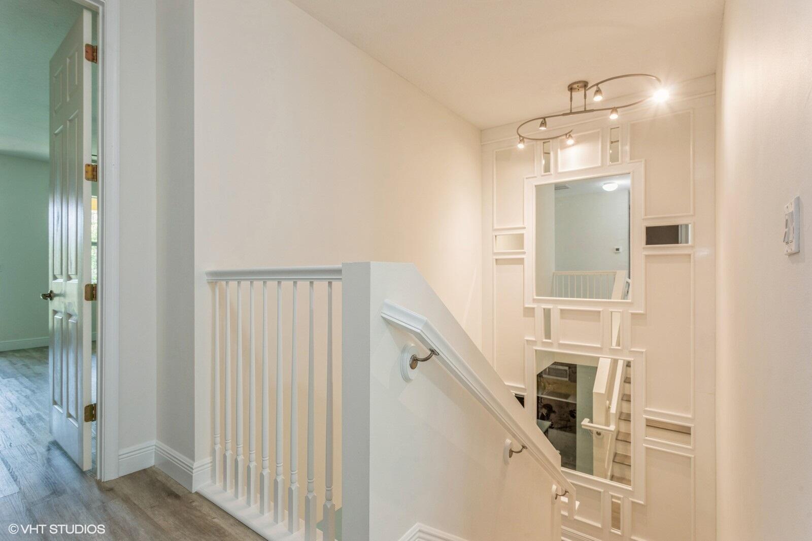 1120 Piccadilly Street