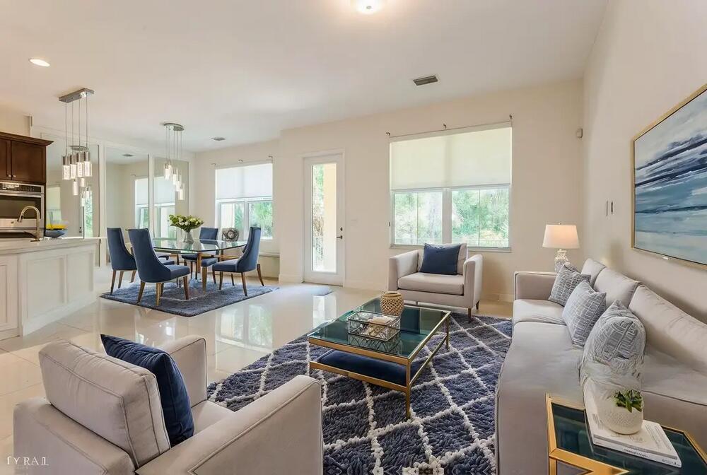 1120 Piccadilly Street