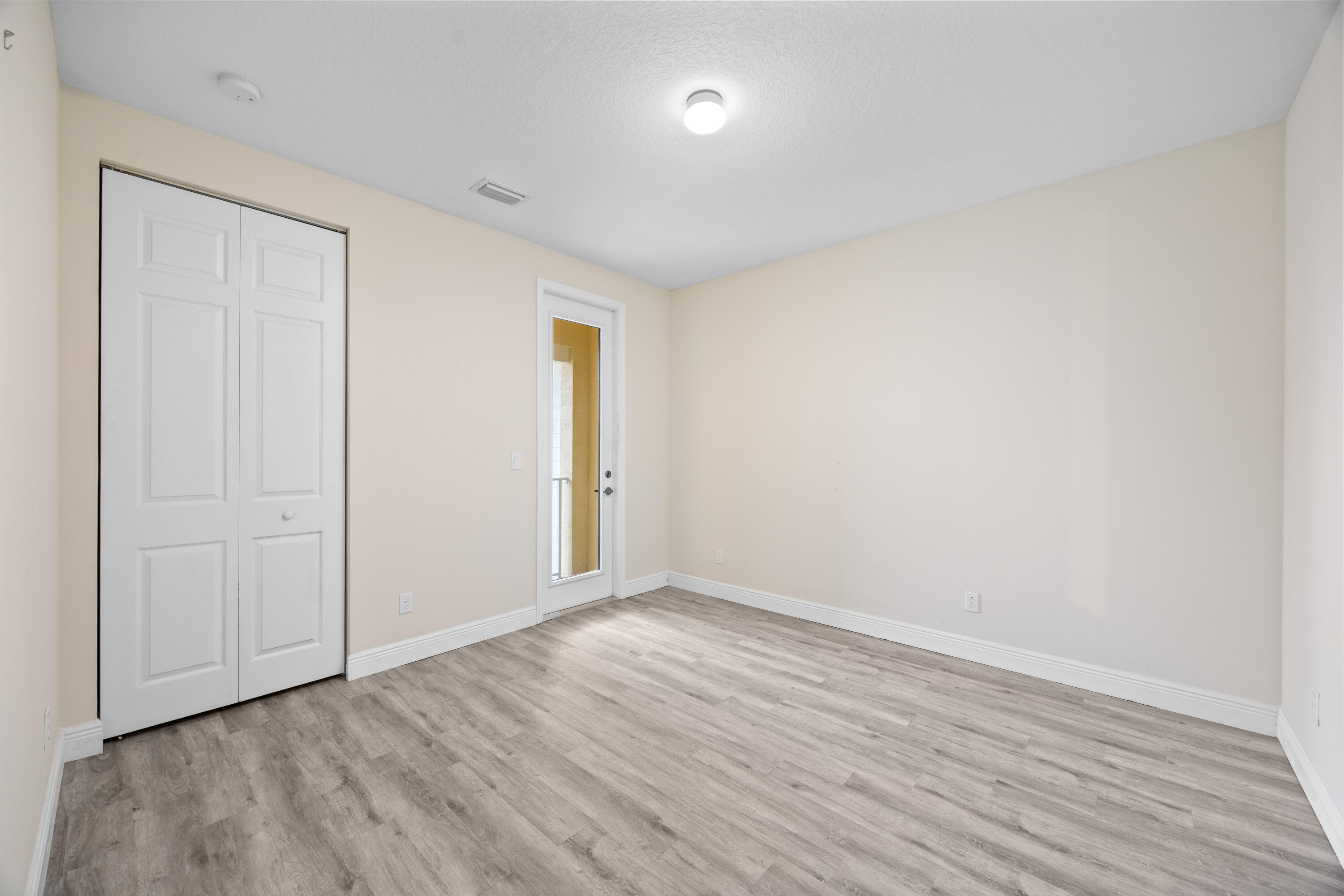 1120 Piccadilly Street