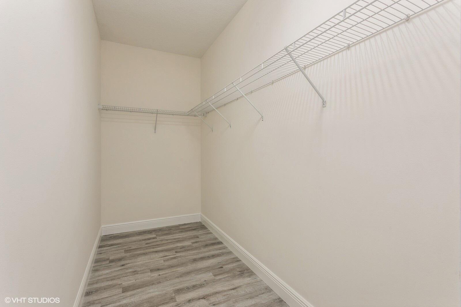 1120 Piccadilly Street