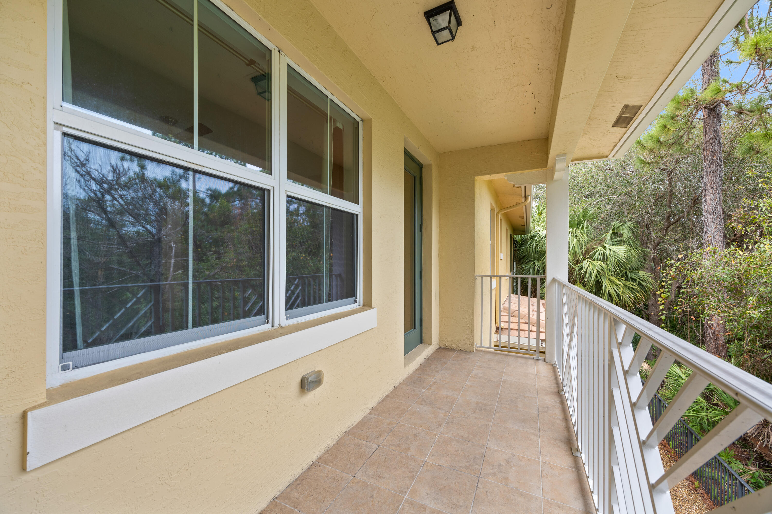 1120 Piccadilly Street