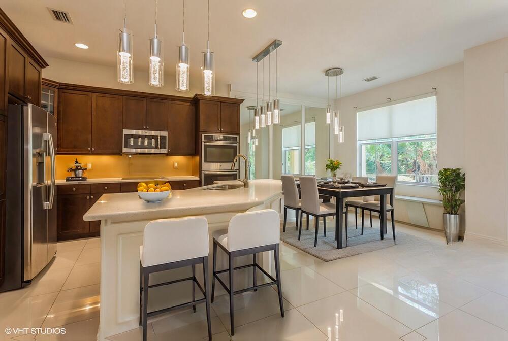 1120 Piccadilly Street