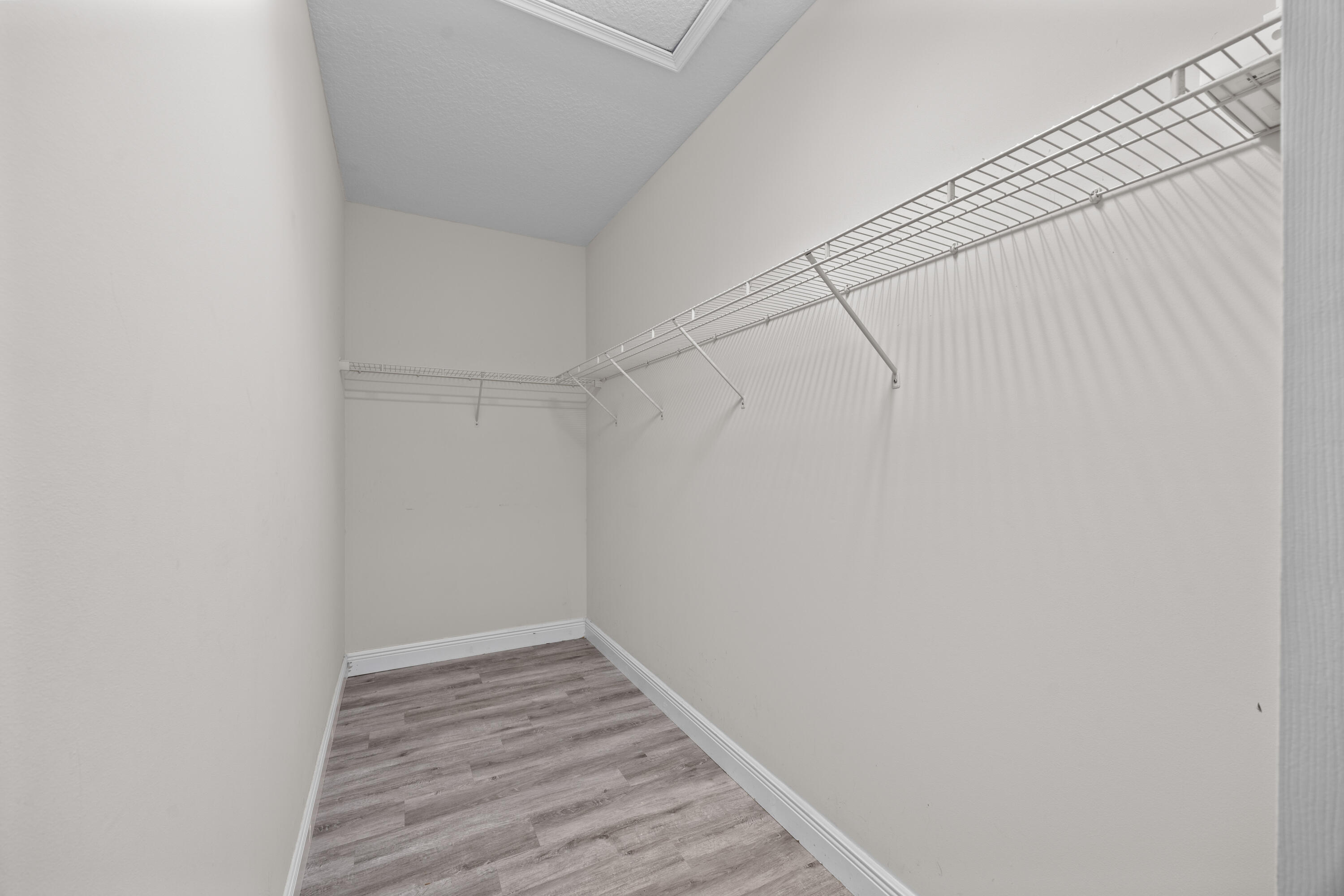 1120 Piccadilly Street