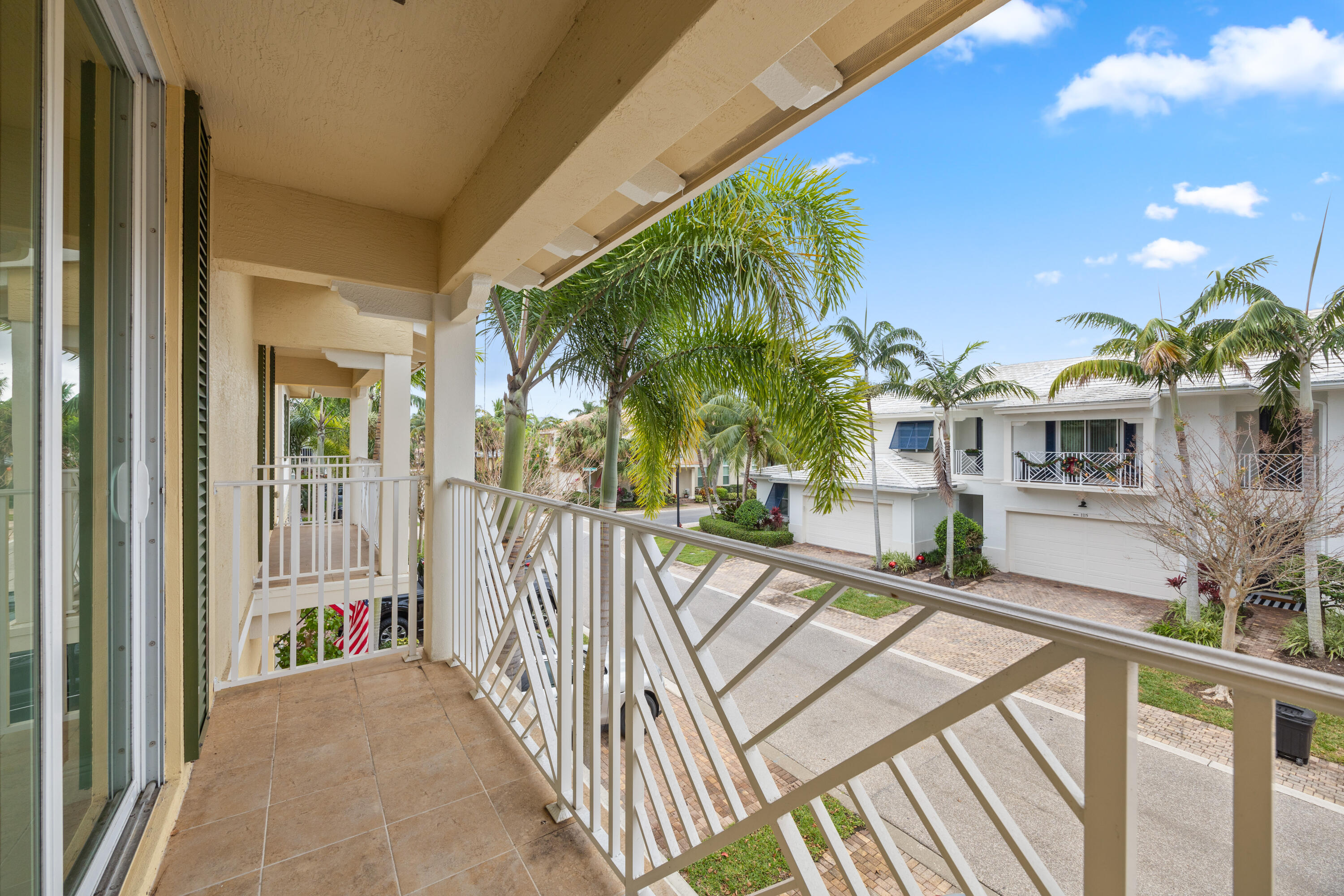 1120 Piccadilly Street