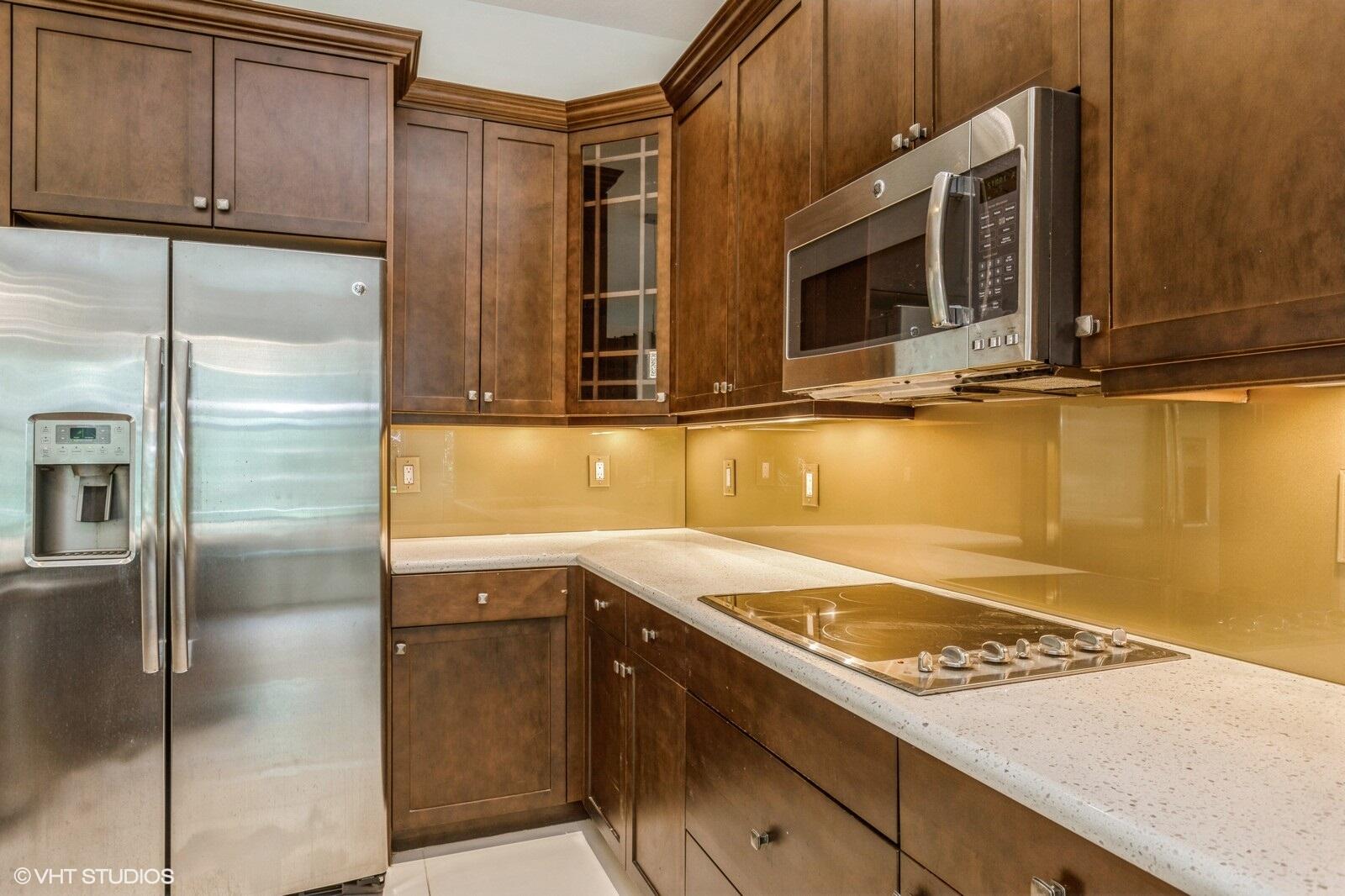 1120 Piccadilly Street