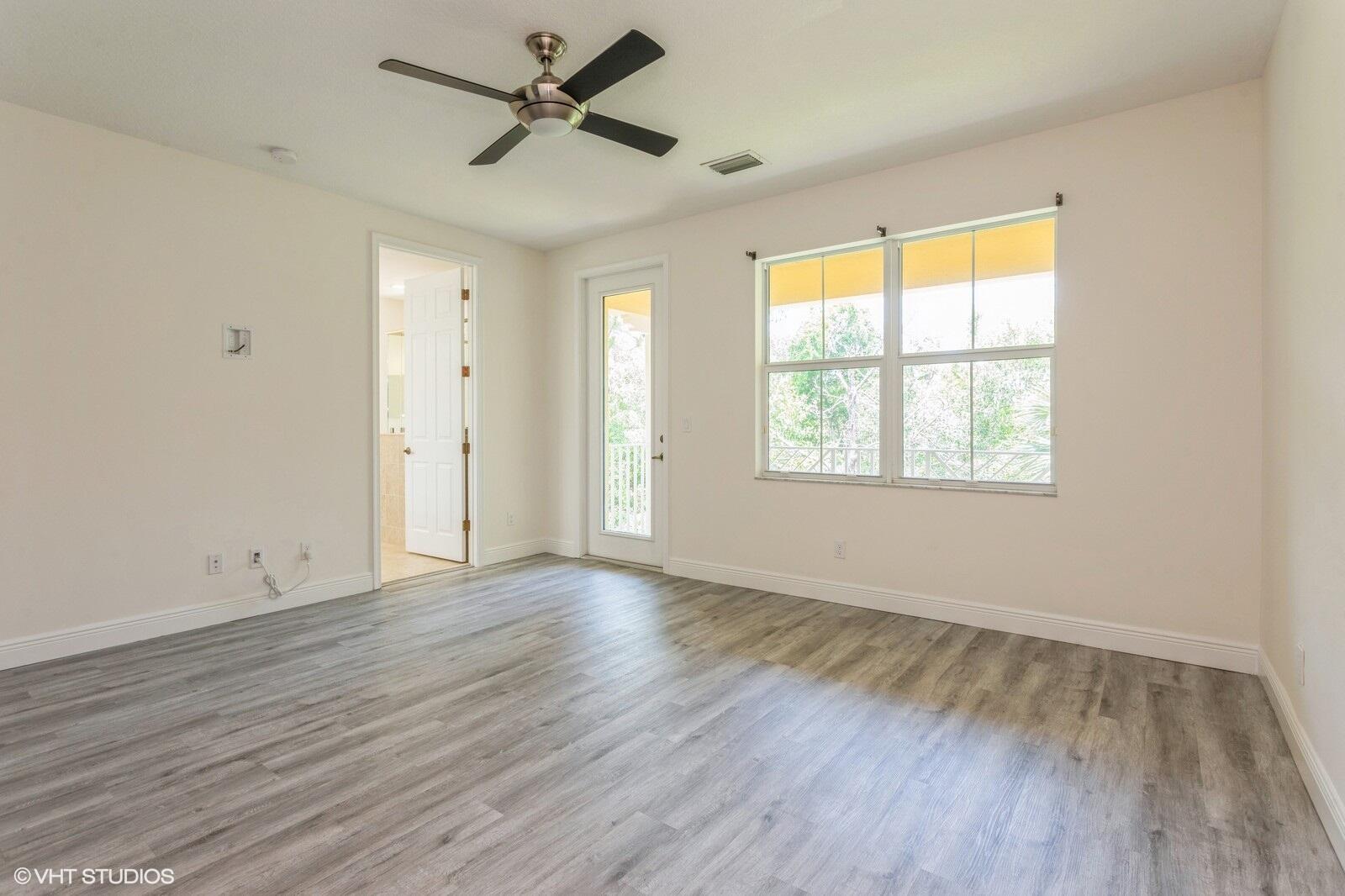 1120 Piccadilly Street