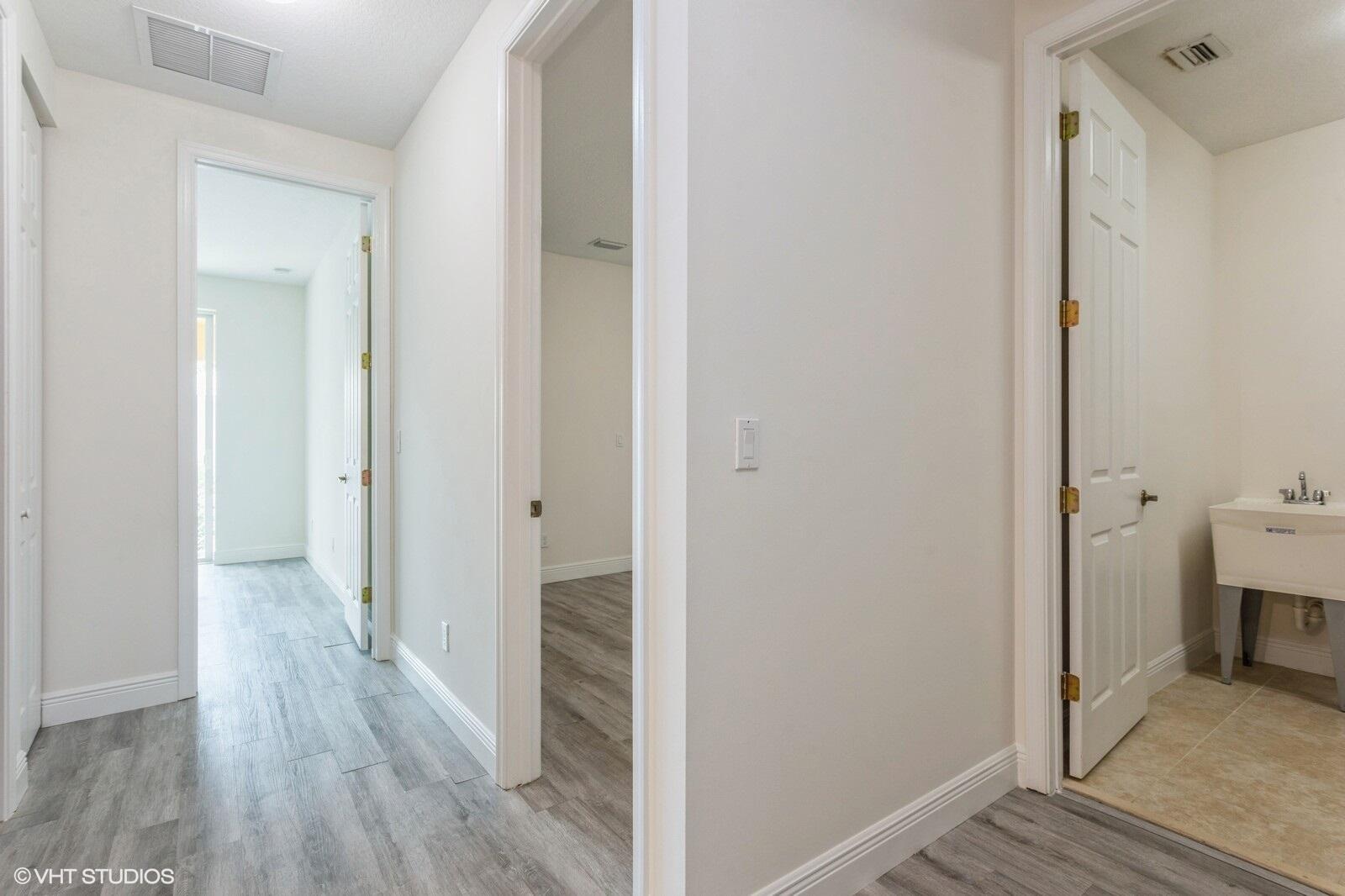 1120 Piccadilly Street