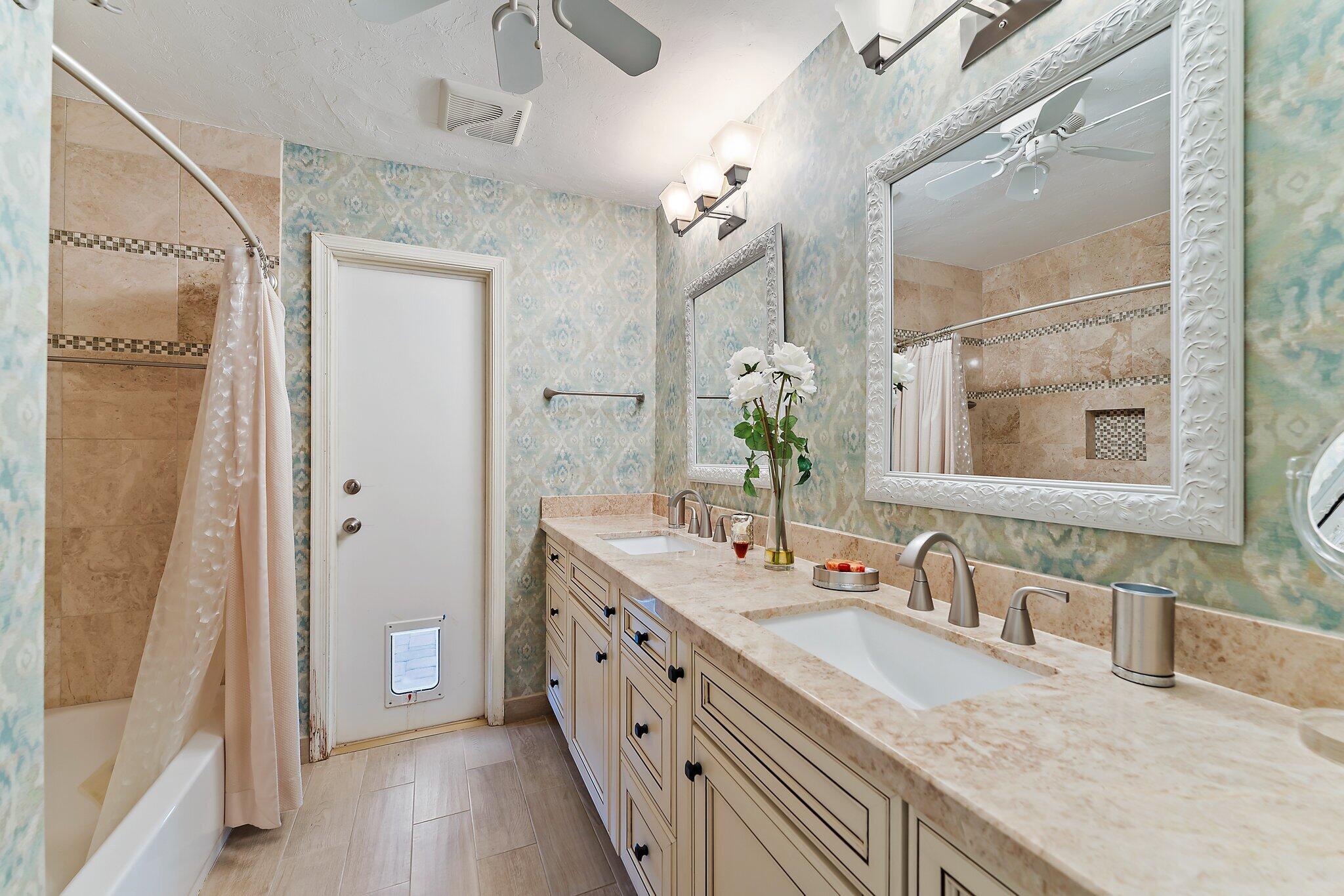 138 SE Turtle Creek Drive