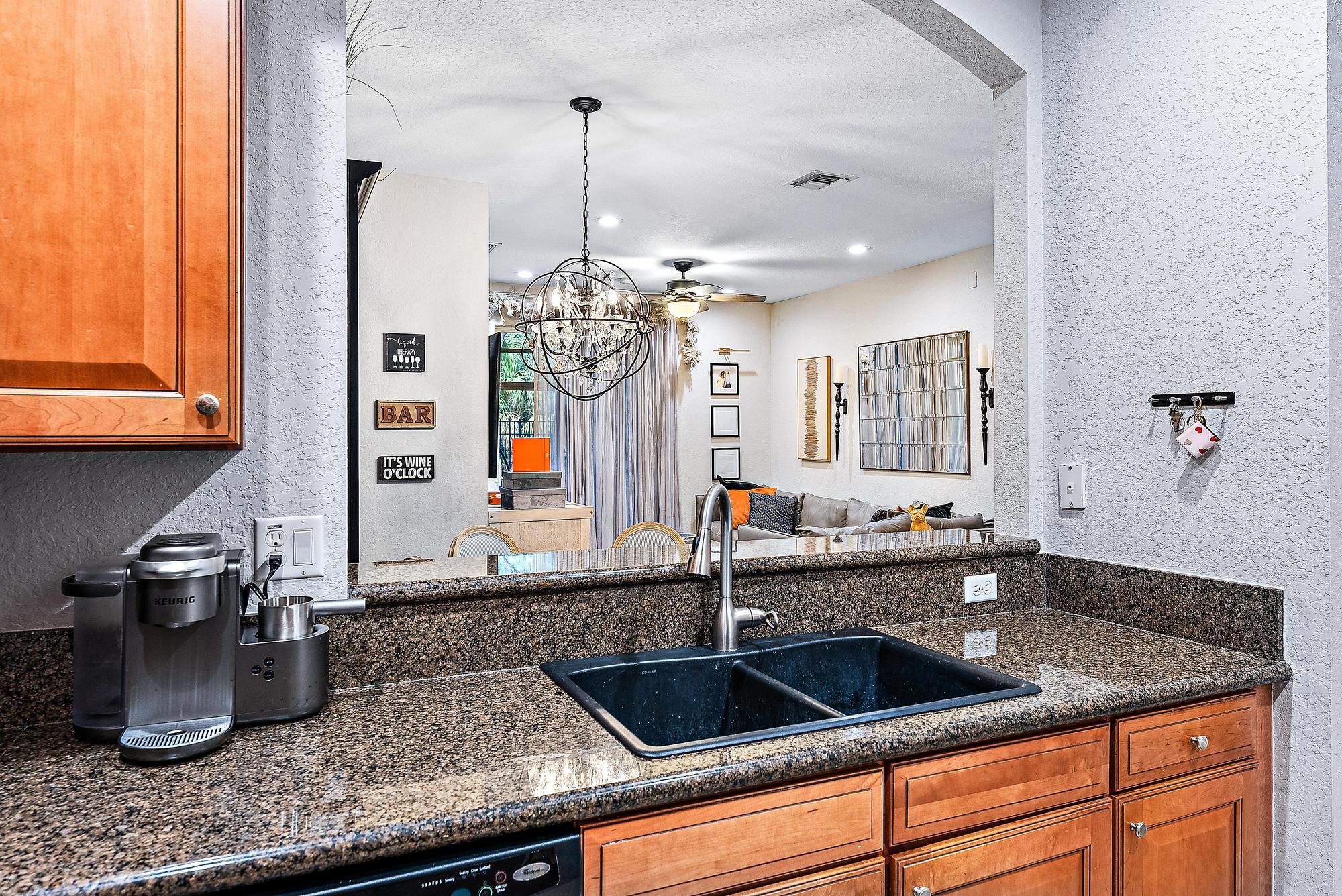 4921 Bonsai 101 Circle 101