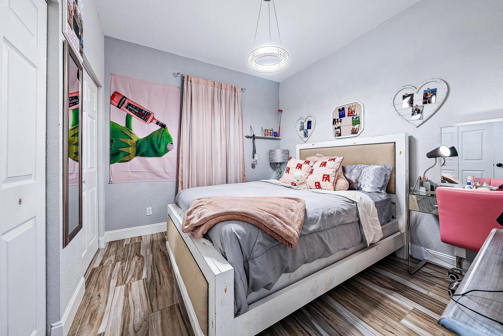 4921 Bonsai 101 Circle 101