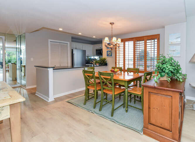 353 S Us Highway 1 C301