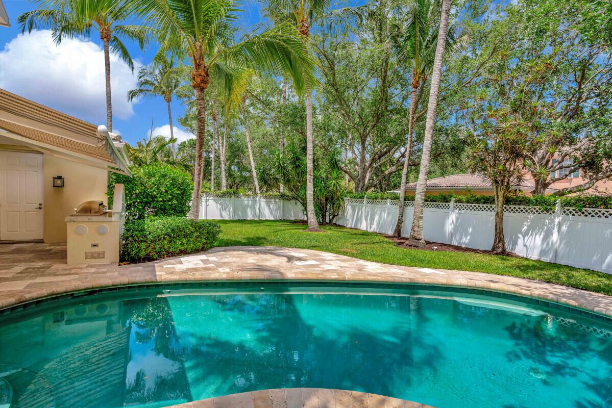 4041 Community Drive