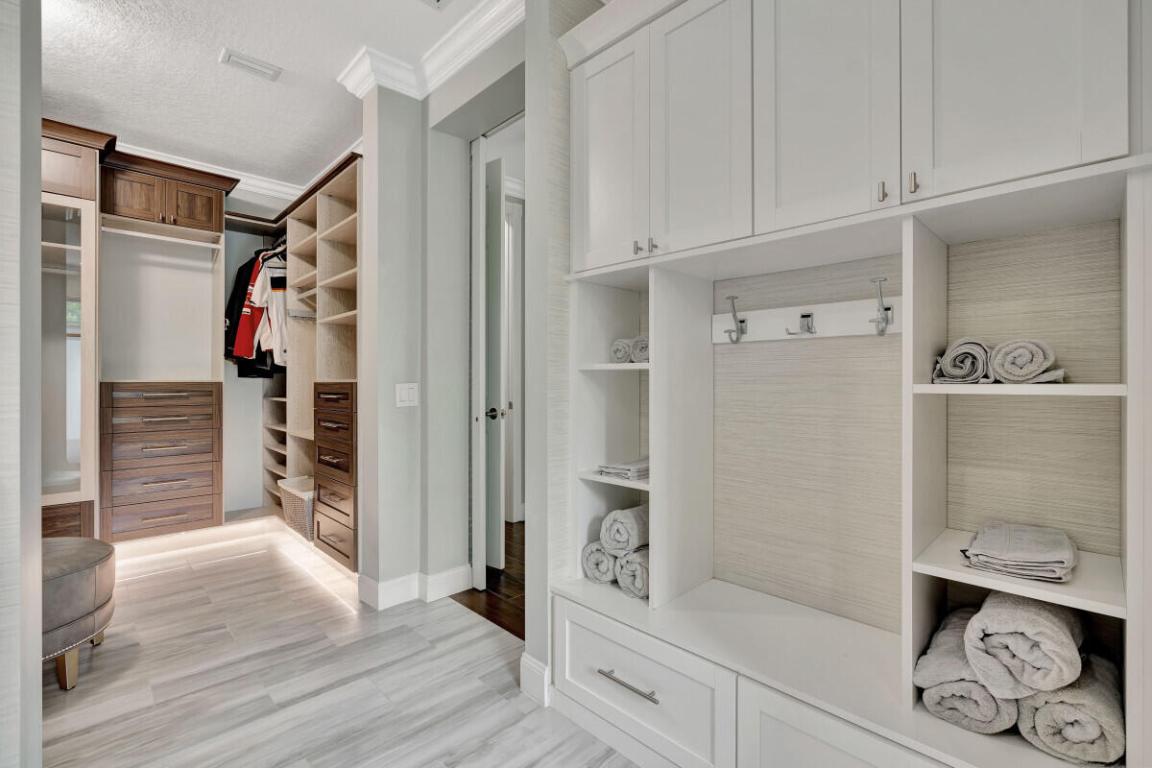 4041 Community Drive