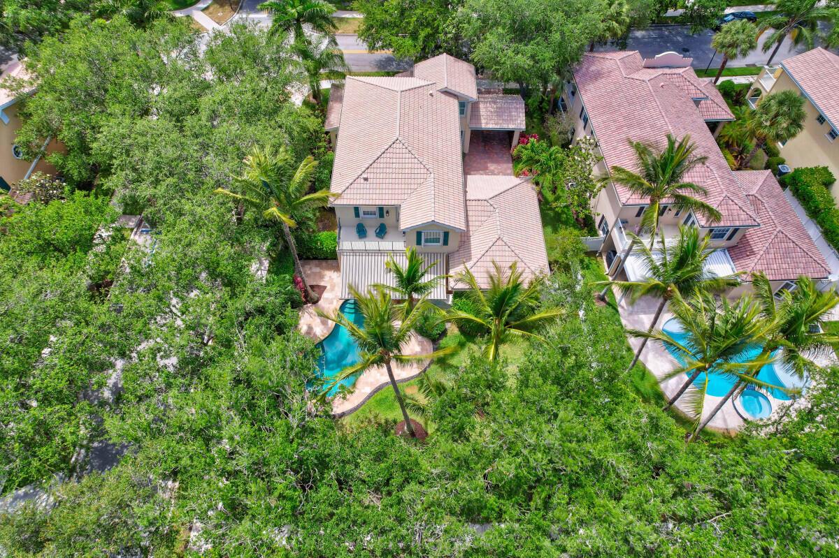 4041 Community Drive