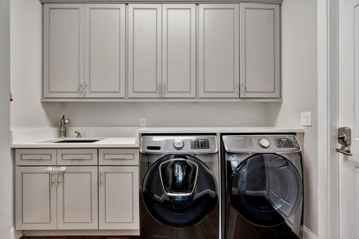 4041 Community Drive