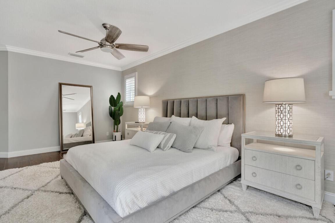 4041 Community Drive