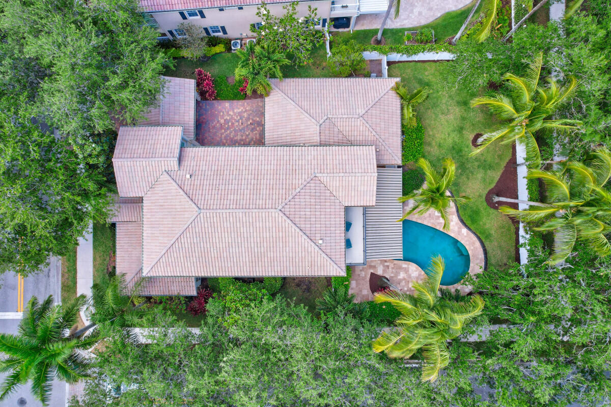 4041 Community Drive