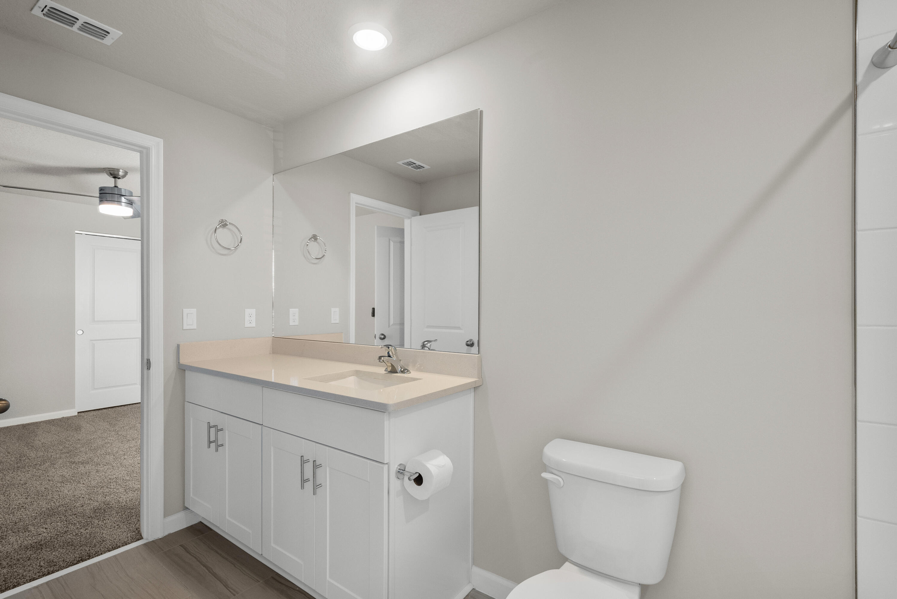 5622 SE Edgewater Circle