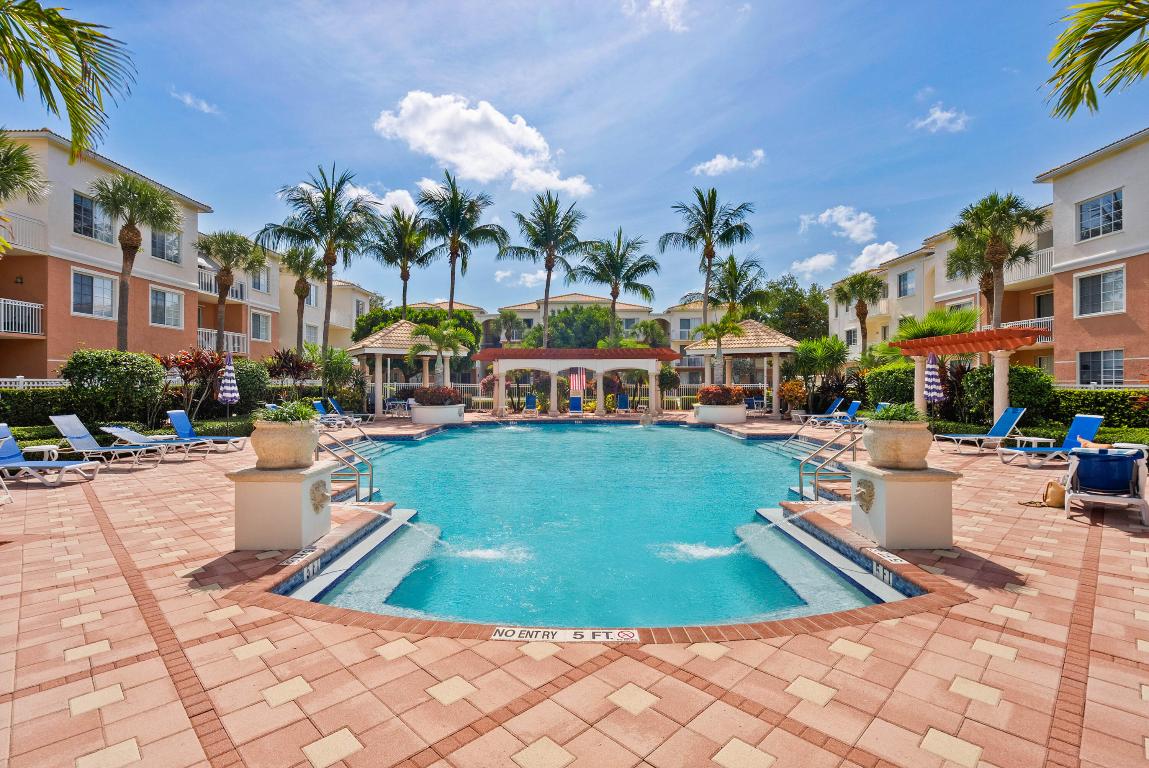 3303 Myrtlewood Circle E