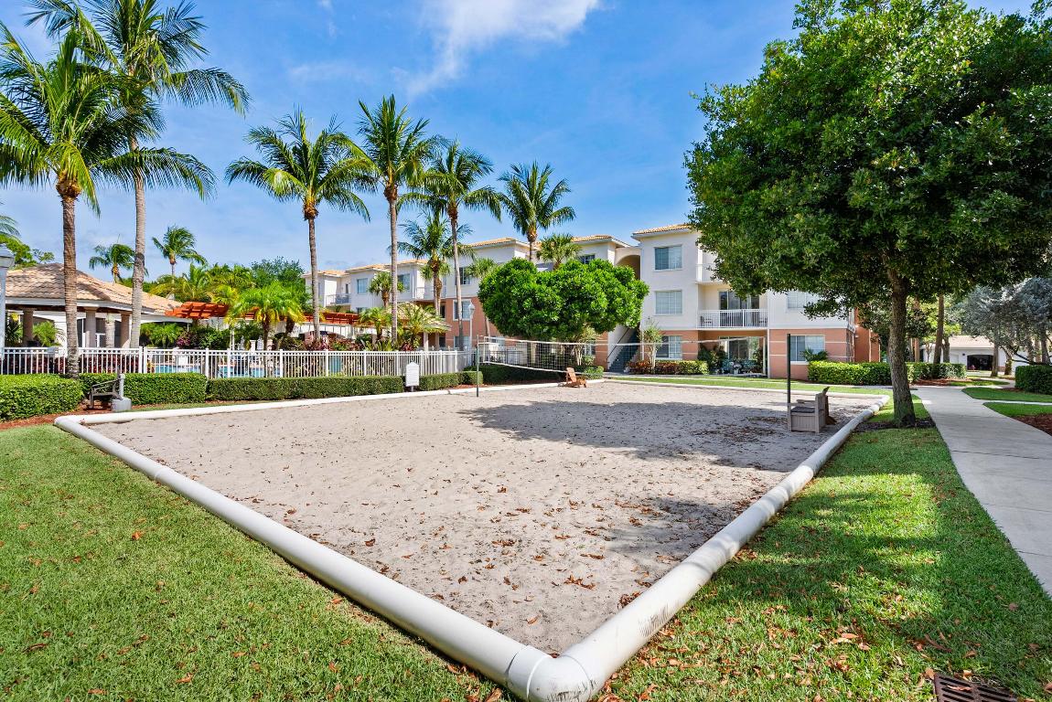 3303 Myrtlewood Circle E