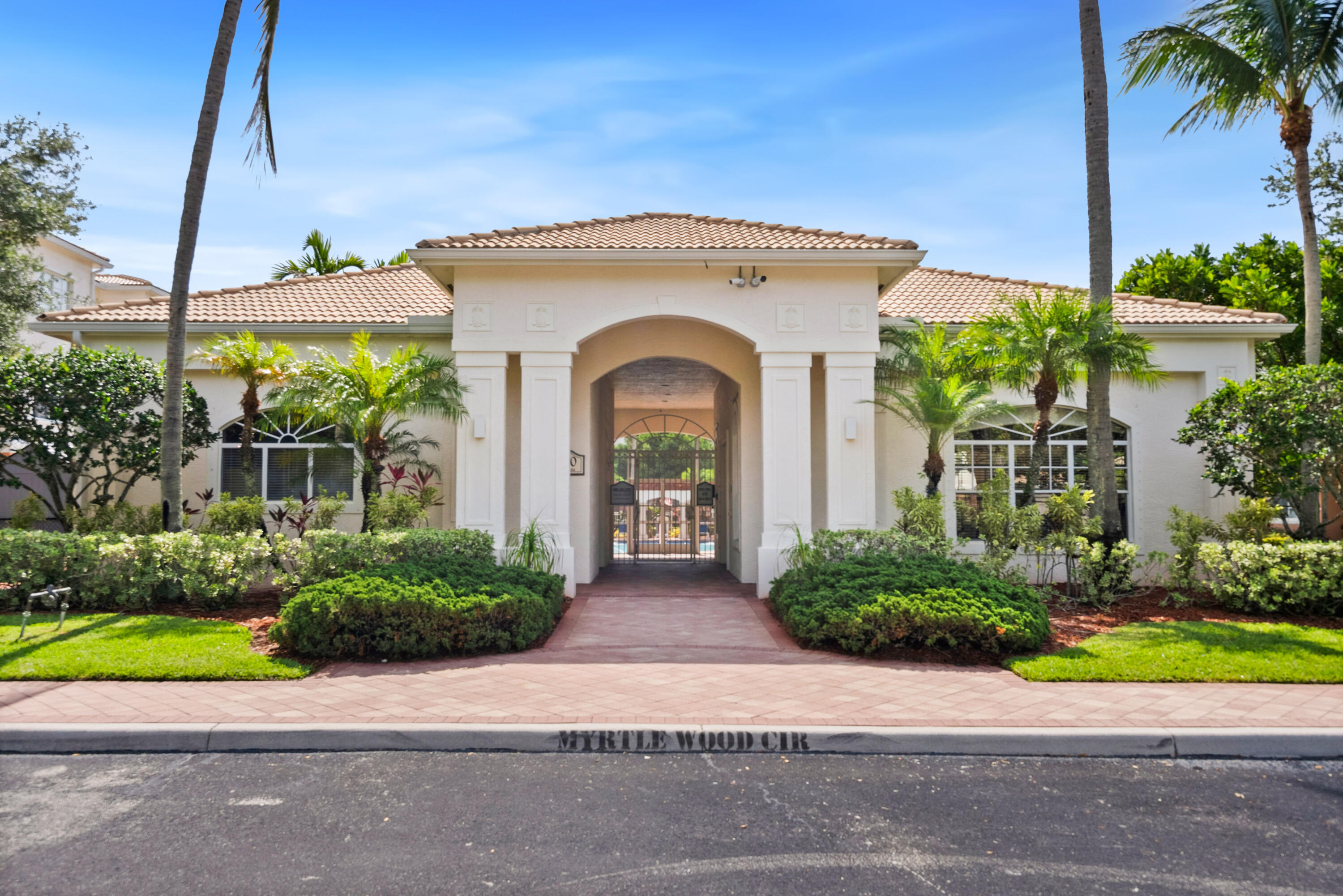 3303 Myrtlewood Circle E