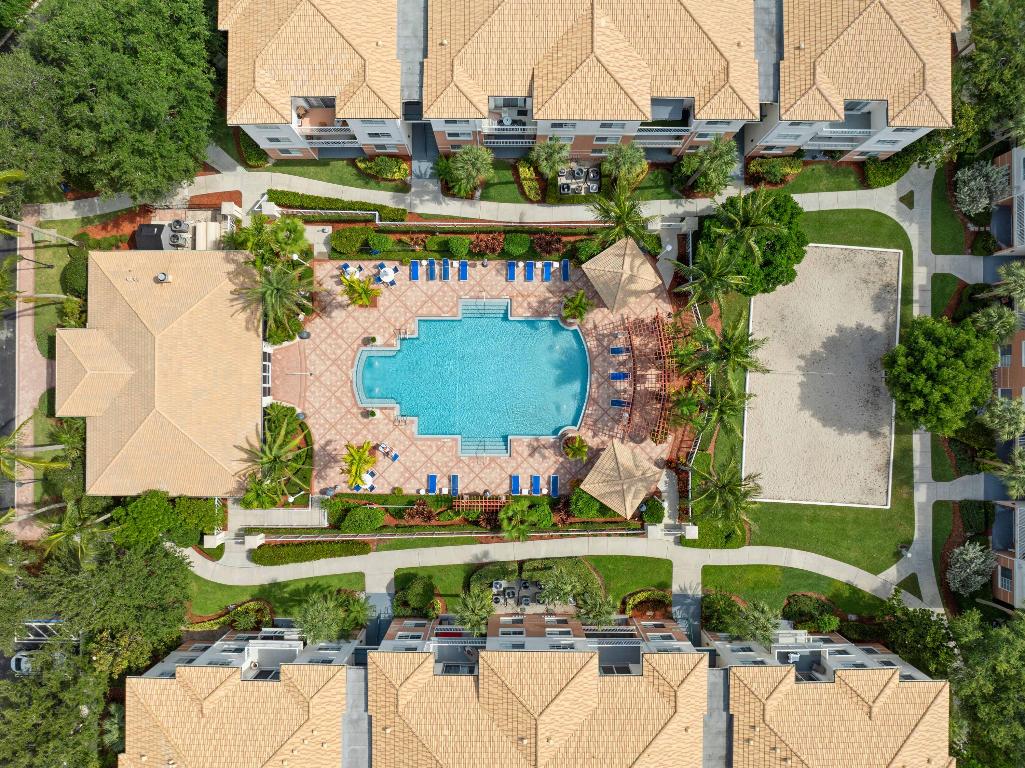 3303 Myrtlewood Circle E