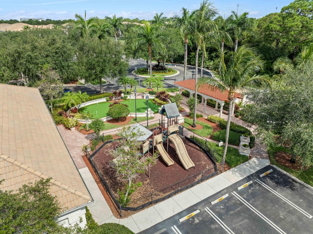 3303 Myrtlewood Circle E